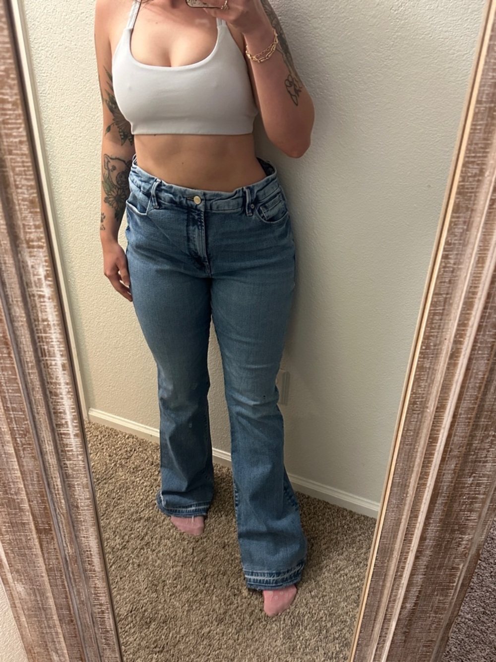 Good American Good Flare Jeans – Medium Wash Released Hem